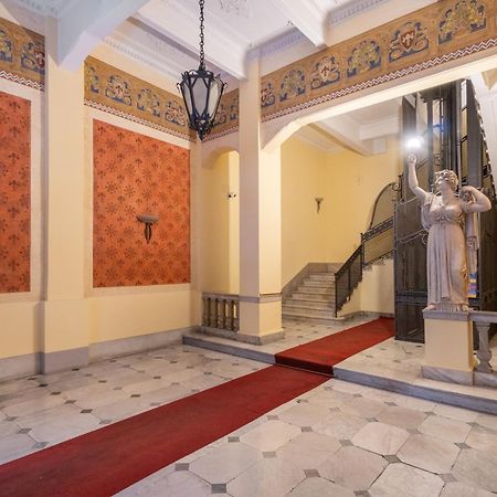 Palazzo Galeoni Luxury Suites Салерно Экстерьер фото