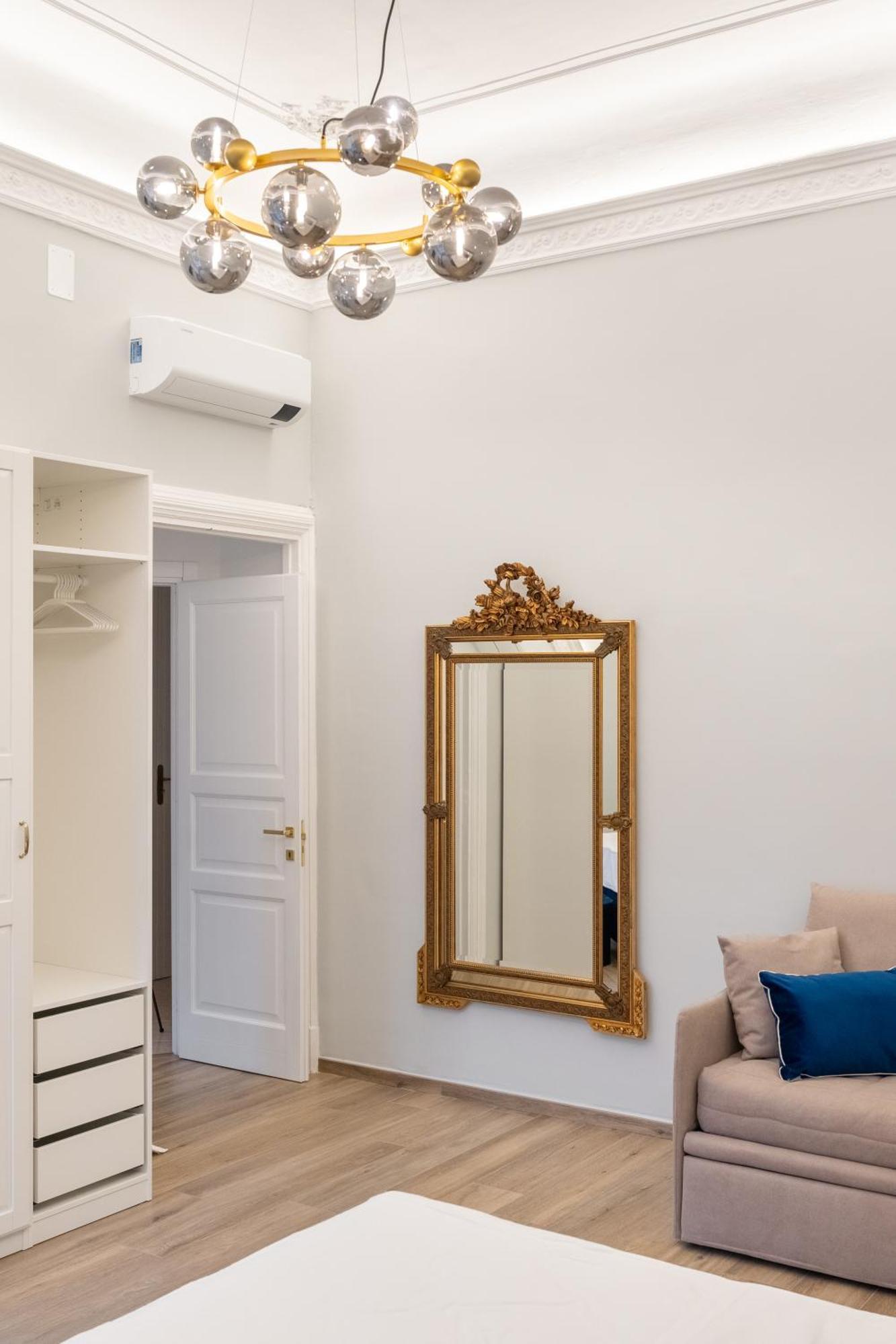 Palazzo Galeoni Luxury Suites Салерно Экстерьер фото