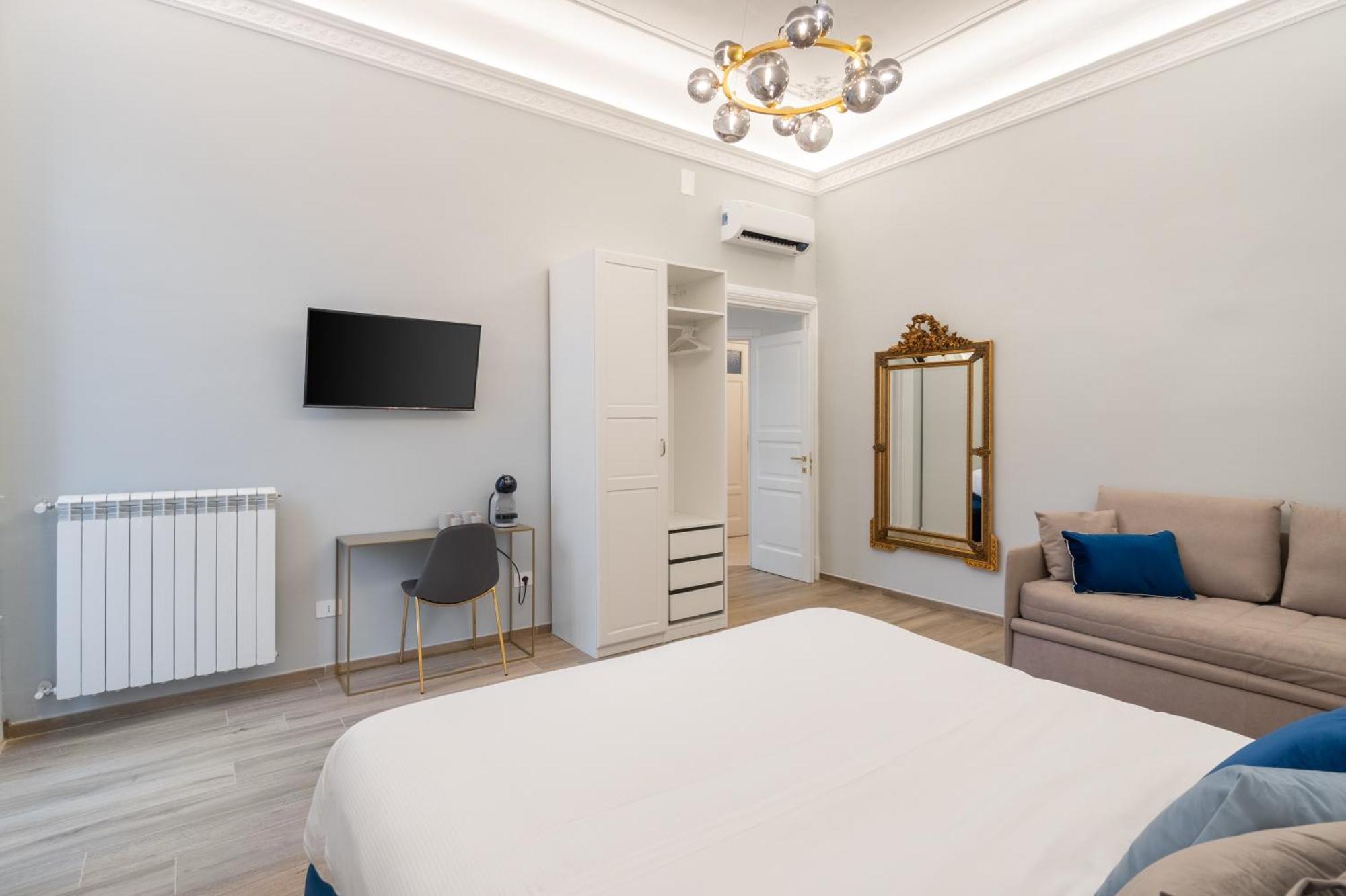 Palazzo Galeoni Luxury Suites Салерно Экстерьер фото