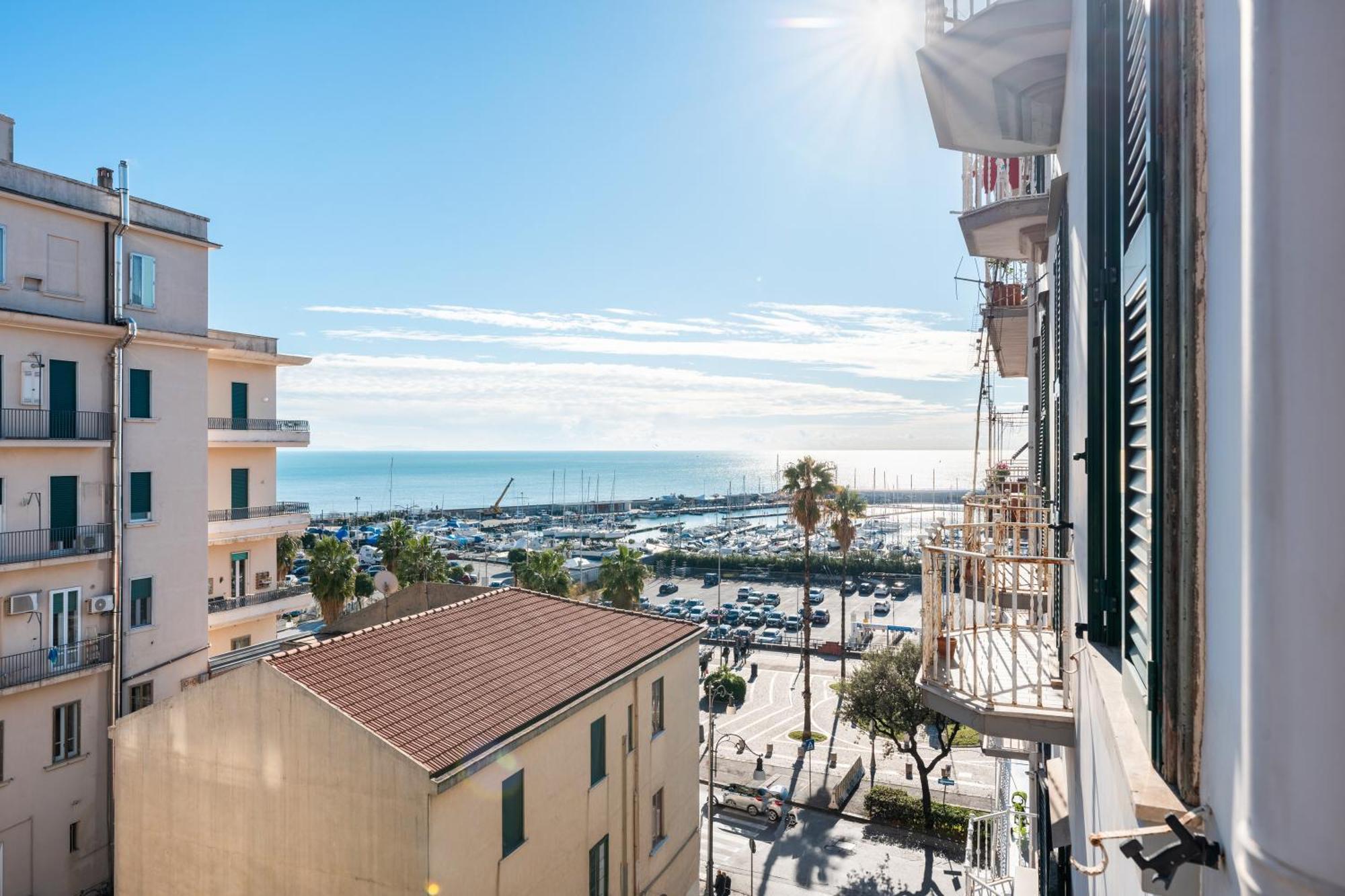 Palazzo Galeoni Luxury Suites Салерно Экстерьер фото